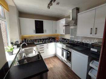 Main Kitchen (Ground Floor)