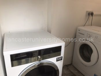 Top-of-the-range energy-efficient tumble dryer & washing machine. 
