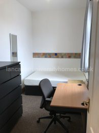 Top floor bedroom no3