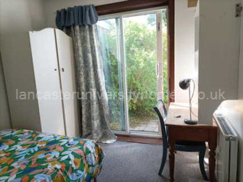 Desk, wardrobe, garden - ground floor bedroom