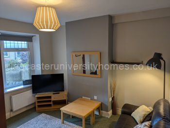 Lounge with seating for six
