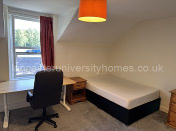 Top floor, front bedroom, pic 2